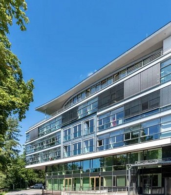 Коммерческая недвижимость в Германии под Нюрнбергом 91074 Herzogenaurach(офисное здание в центре города), 5159 м2 (участок 3086 м2)