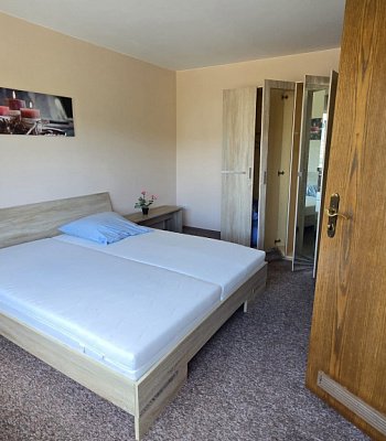 ��� ������� � �������� � 52152 Simmerath - Dedenborn, 345 �2 (������� 864 m²)