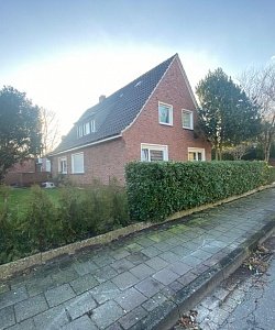 Дом в Германии с потенциалом строительста еще второго дома рядом в 26871 Papenburg, 170 m2 (участок 1072 м2)