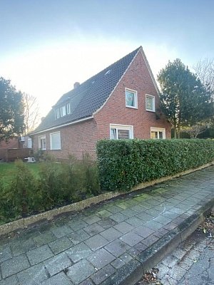 Дом в Германии с потенциалом строительста еще второго дома рядом в 26871 Papenburg, 170 m2 (участок 1072 м2)