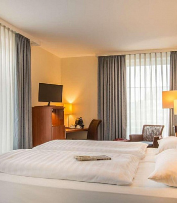 ����� �  �������� � ����� ������ � 40212 Düsseldorf, 2100 �2  